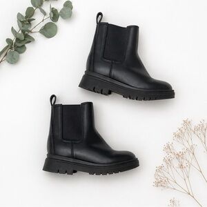 GAP Black Chelsea kids Boots size 8 T